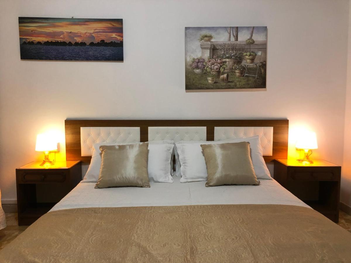Le Terrazze Hotel แฟร์รารา ภายนอก รูปภาพ