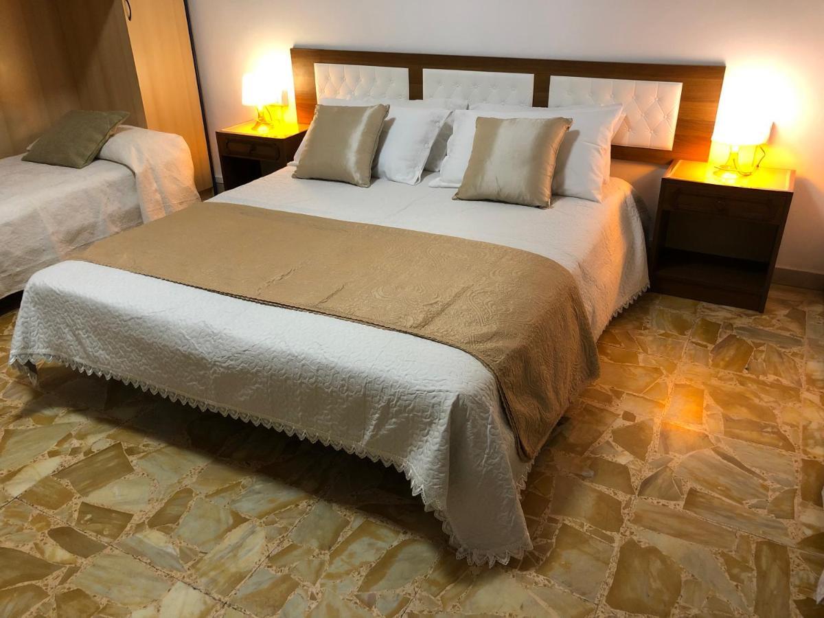 Le Terrazze Hotel แฟร์รารา ภายนอก รูปภาพ