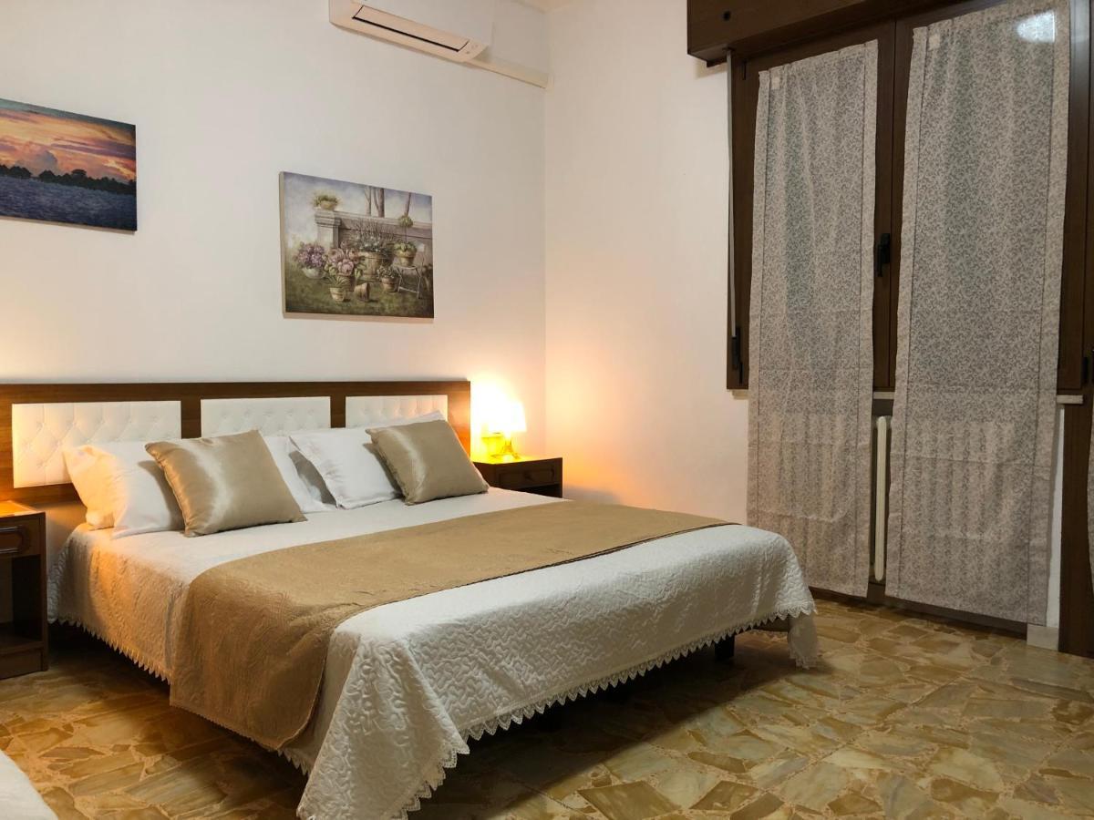 Le Terrazze Hotel แฟร์รารา ภายนอก รูปภาพ