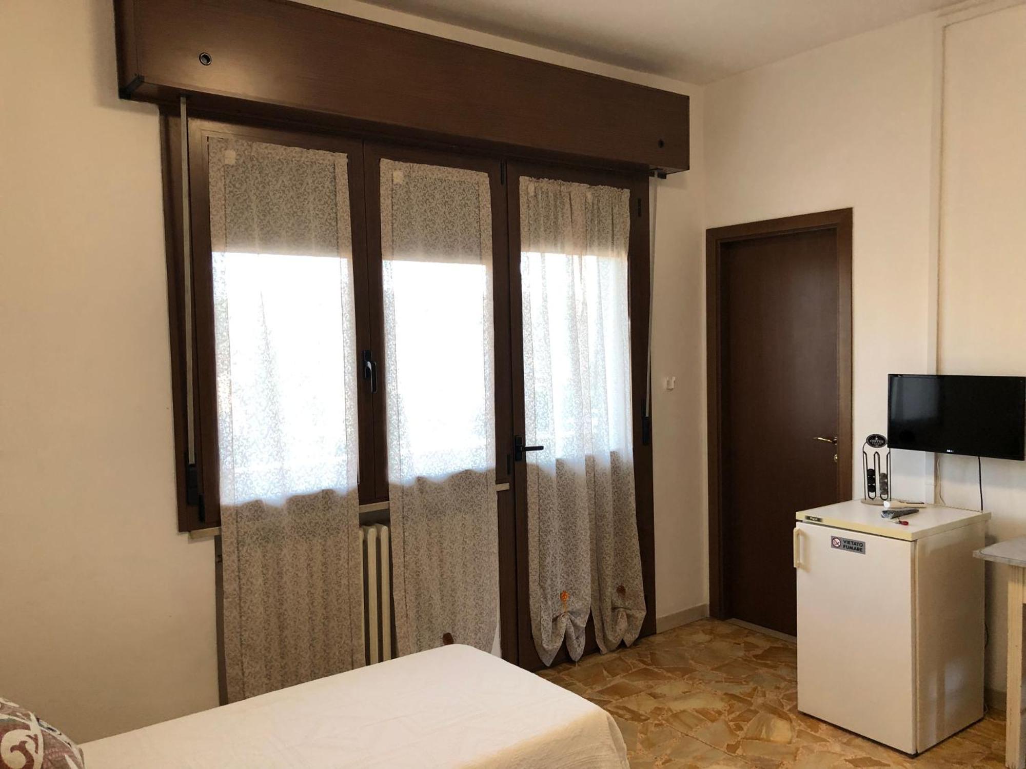 Le Terrazze Hotel แฟร์รารา ภายนอก รูปภาพ